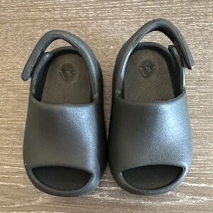 Kids Yeezy Slide